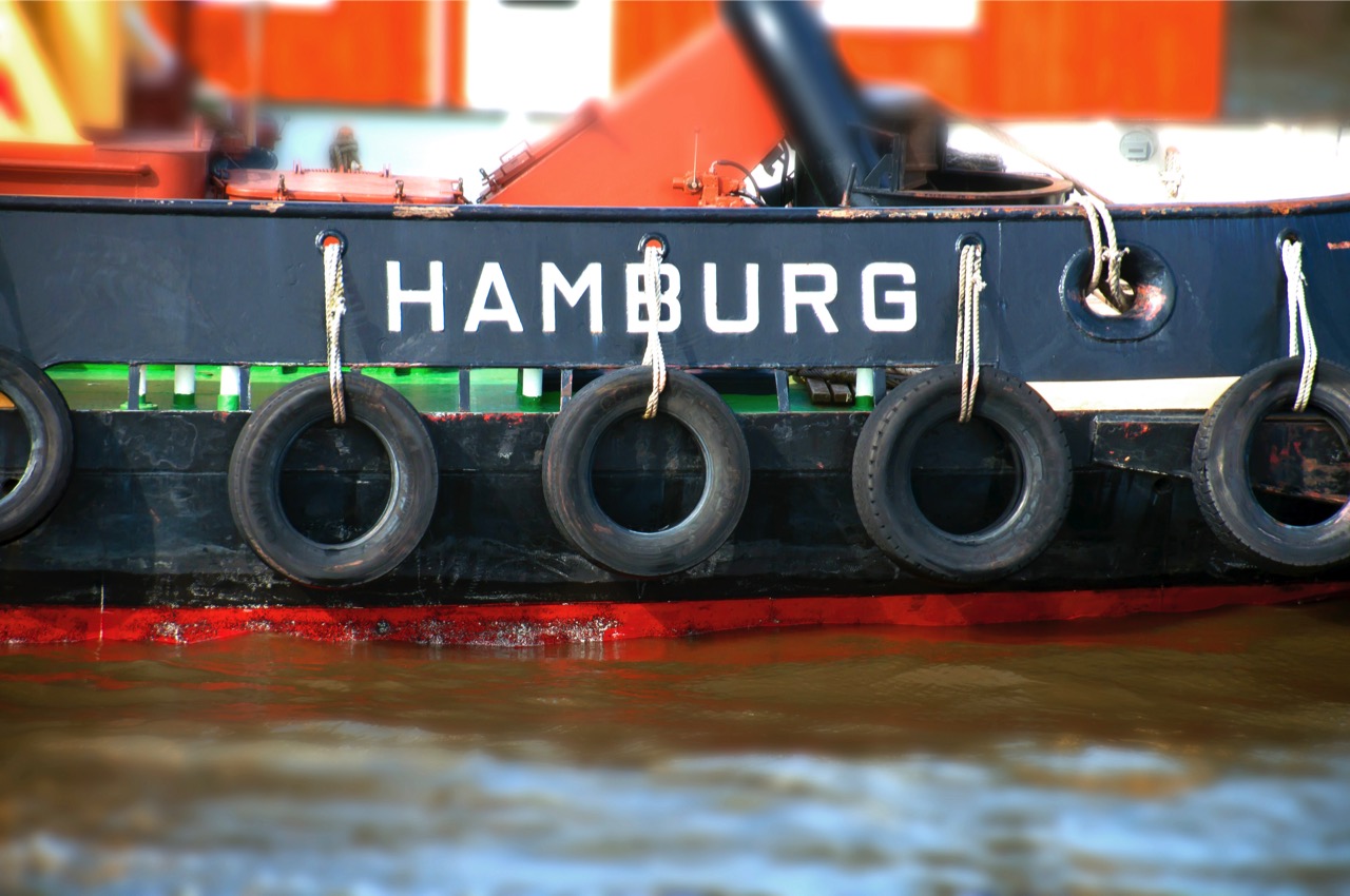 Motiv Schlepper Hamburg mit Reifen