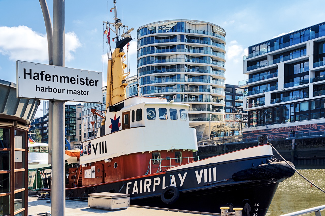 Hamburg Motive Bilder Fotos Fotografie Sandtorhafen Hafencity Fairplay Schlepper Hafenmeister