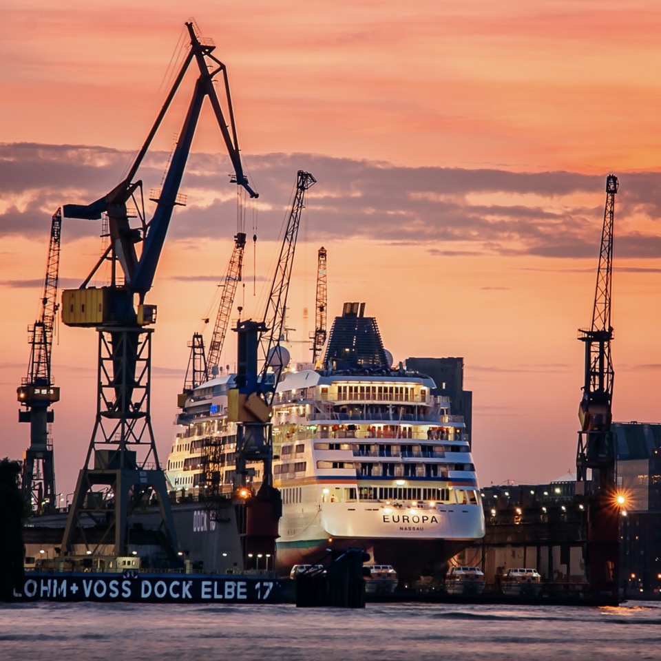 Hamburg Hafen Motive Bild Bilder Foto Fotos MS Europa Blohm Voss