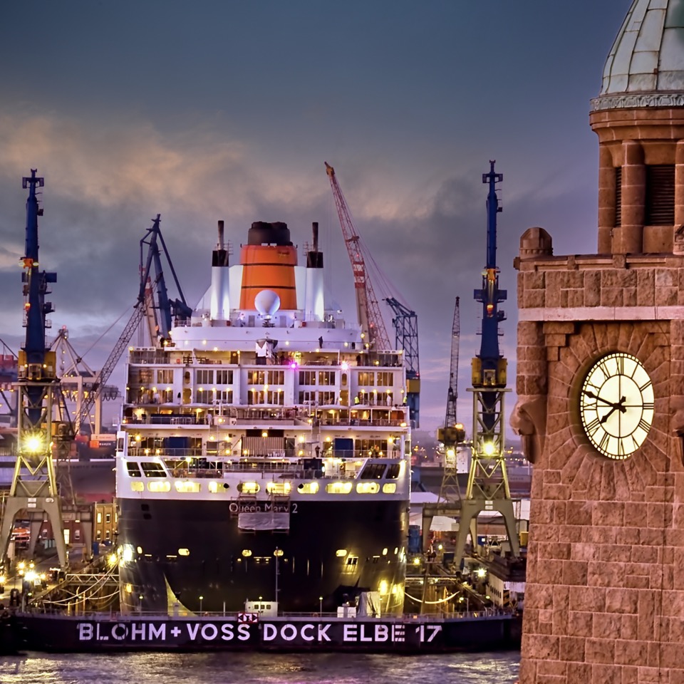 Hamburg Hafen Motive Bild Bilder Foto Fotos Queen Mary Landungsbrücken 